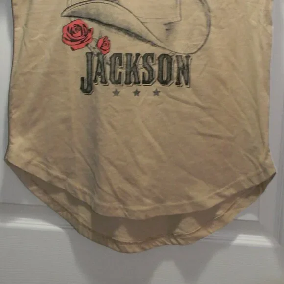 Goodie Two Sleeves Tan Alan Jackson Tee Medium NWT Country Music Cowboy Hat - Picture 3 of 4